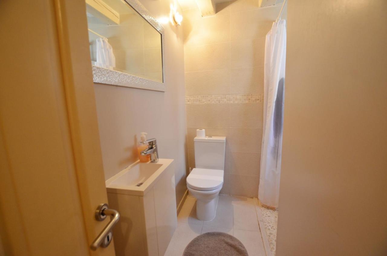 Grisia Apartments โรวีน ภายนอก รูปภาพ
